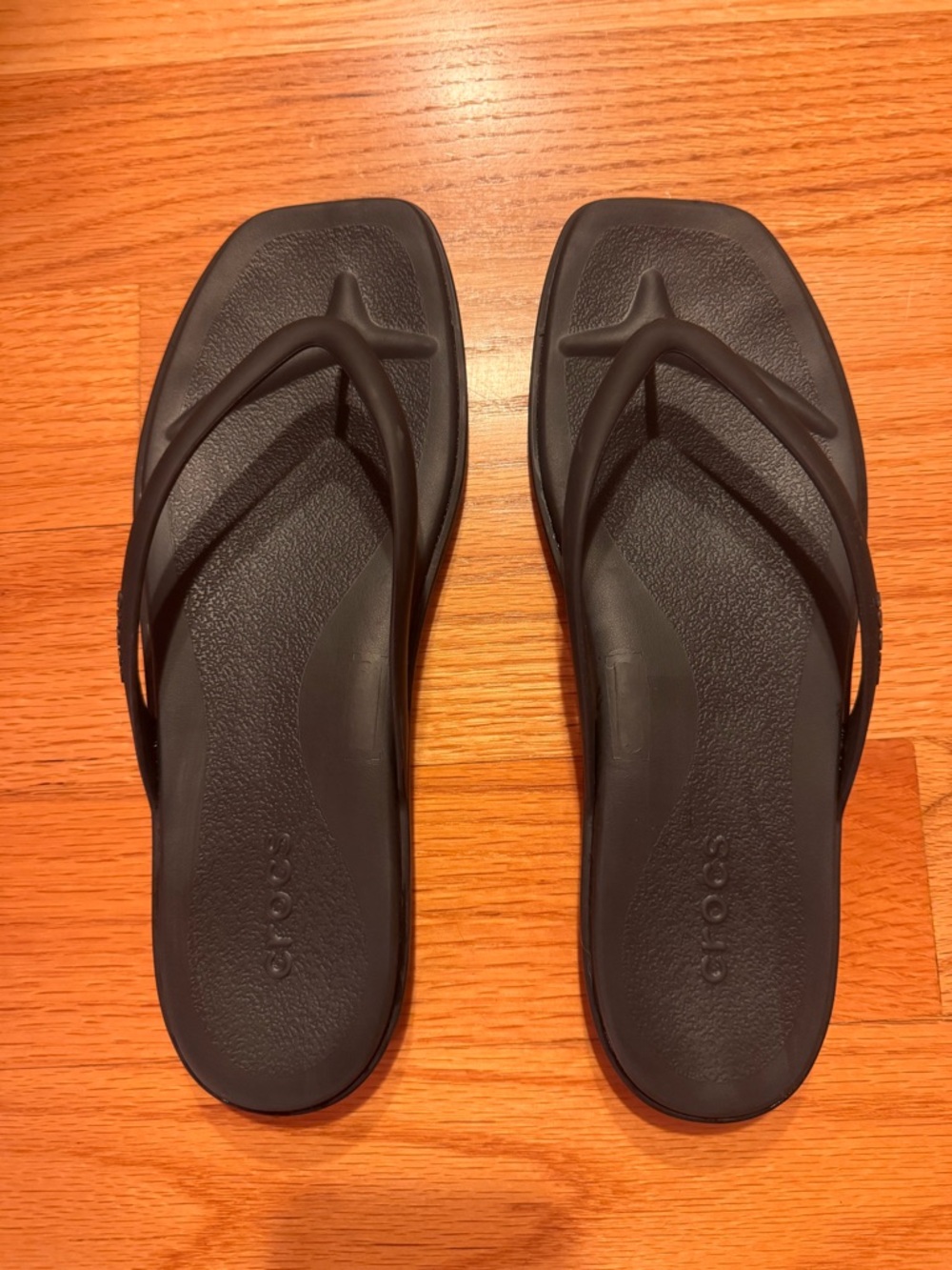 CROCS Miami Flip Flops Size 9